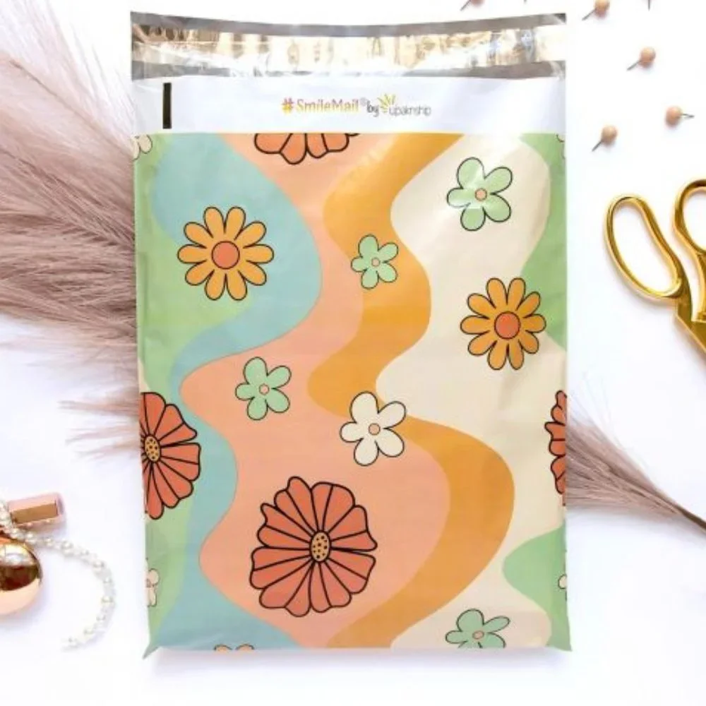 25 10x13 Retro Floral design poly mailer